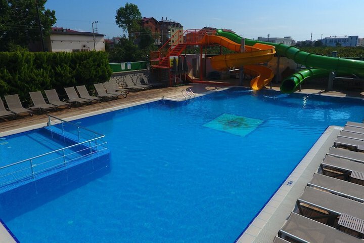 Pool 10 of 19