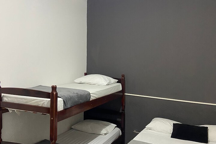 Room 3 of 35