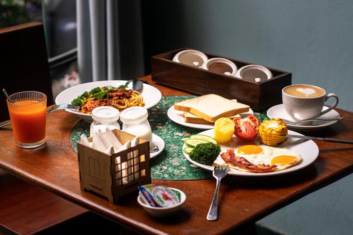 Dining 10 of 89