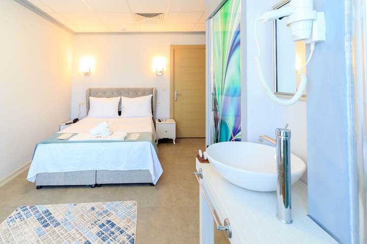 Room 21 of 115
