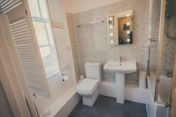 Room 4 of 31