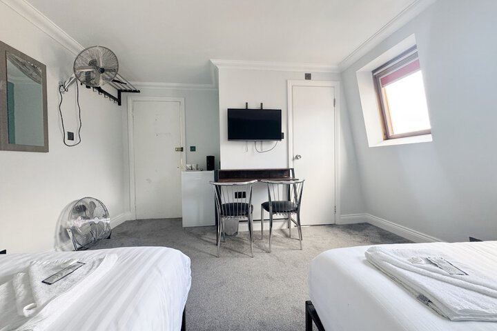 Room 38 of 85