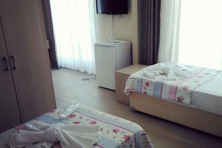 Room 11 of 11