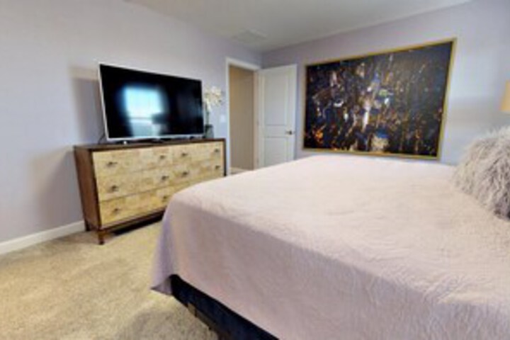 Room 21 of 28