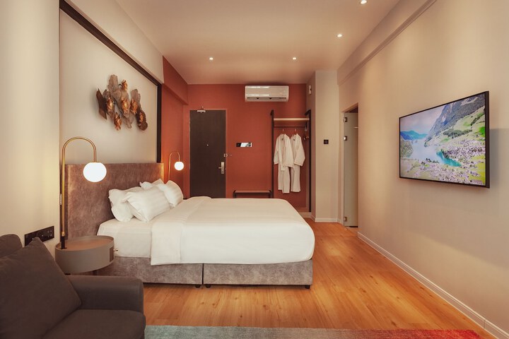 Room 7 of 34