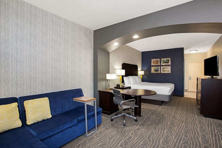 Room 11 of 31
