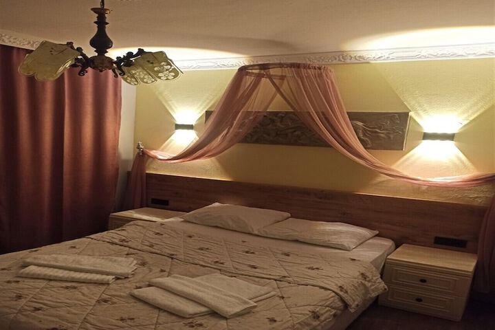 Room 5 of 20
