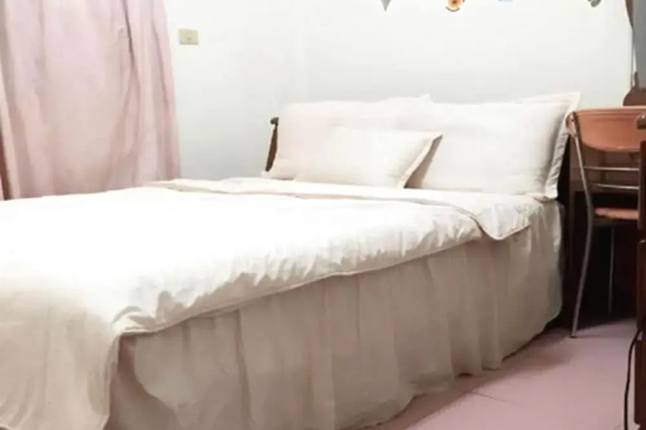 Room 6 of 7