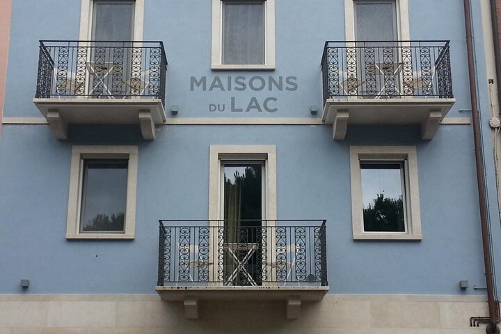 MAISONS DU LAC