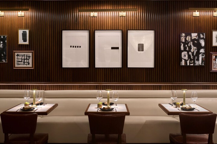 Dining 26 of 54
