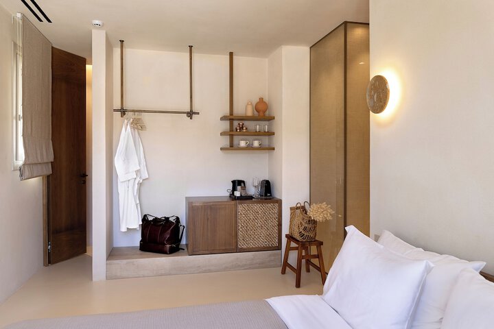 Room 14 of 45