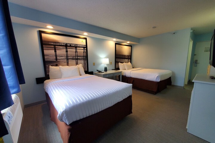 Double Accessible Queen Size Bed (7 of 17)