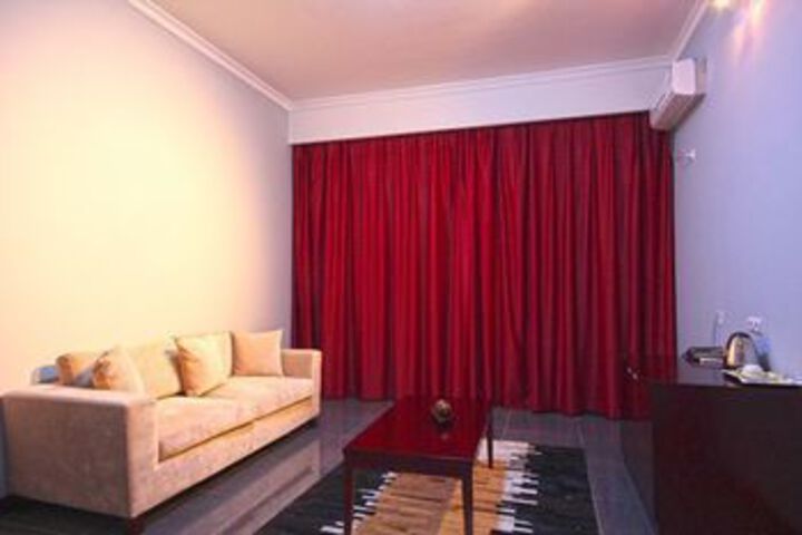 Room 14 of 24