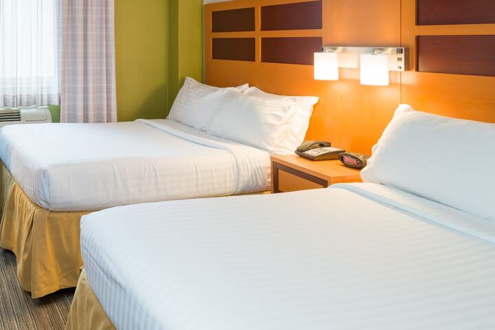 Standard Double Bed (1 of 10)