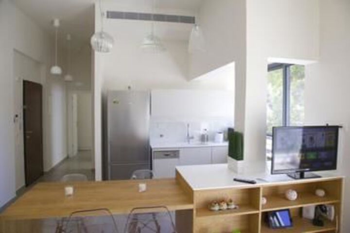 Room 8 of 13