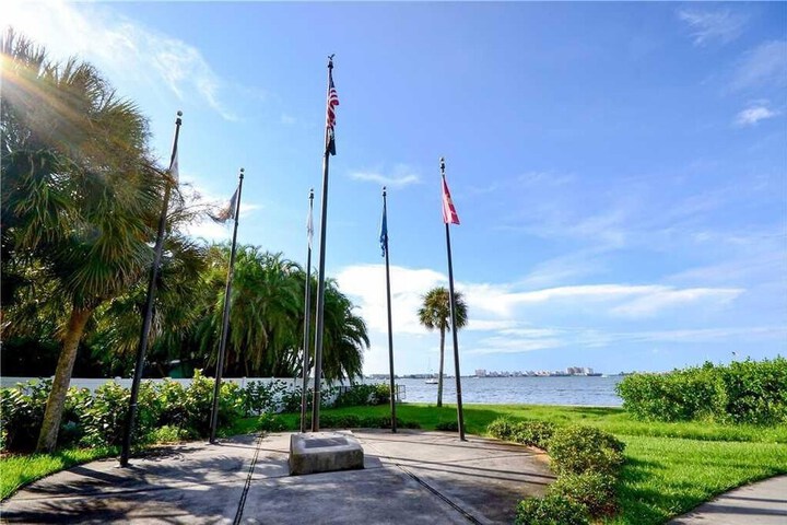 Seaside Sonata Boat Dock Wifi Water Front Grill in St. Pete Beach, FL