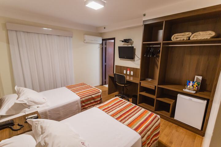 Room 48 of 119