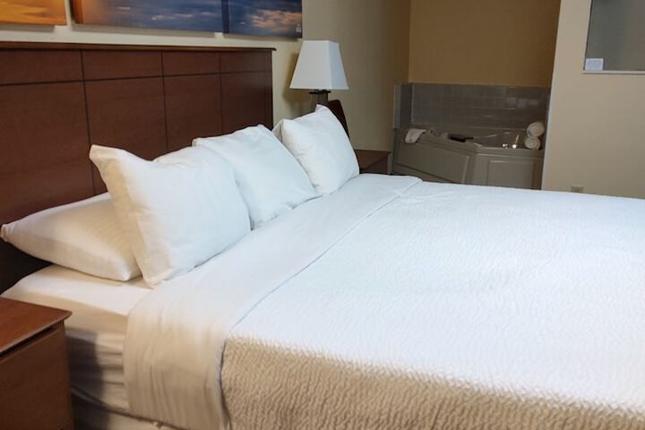 1 King Bed (1 of 12)