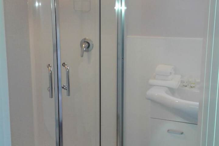 Room 20 of 33