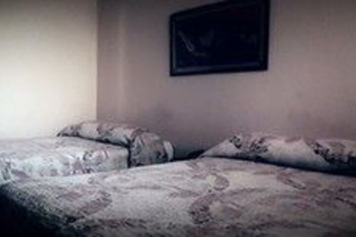 Room 7 of 28
