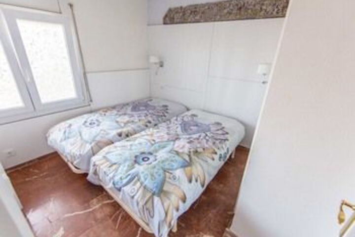 Room 12 of 29