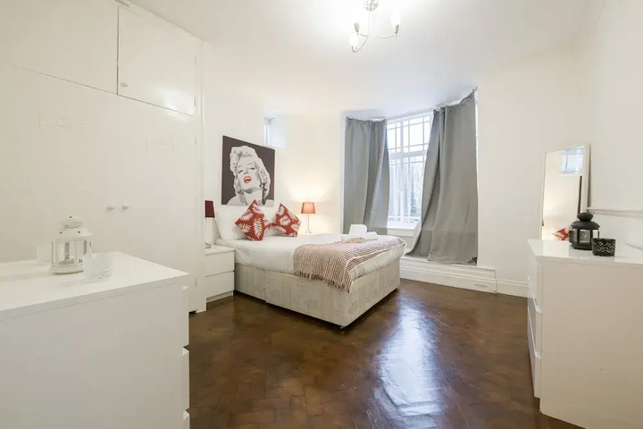 Room 44 of 48