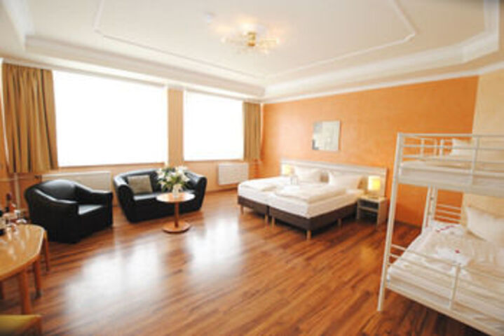 Room 53 of 81