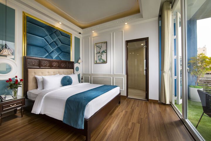 Room 27 of 69