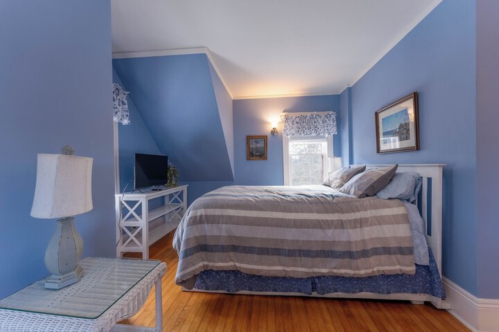 Room 15 of 268