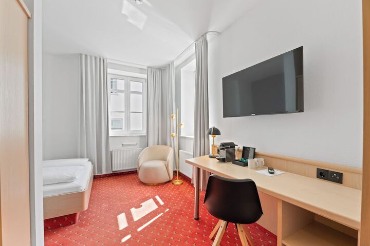 Room 7 of 88