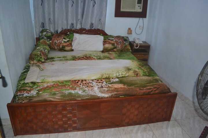 Room 10 of 22