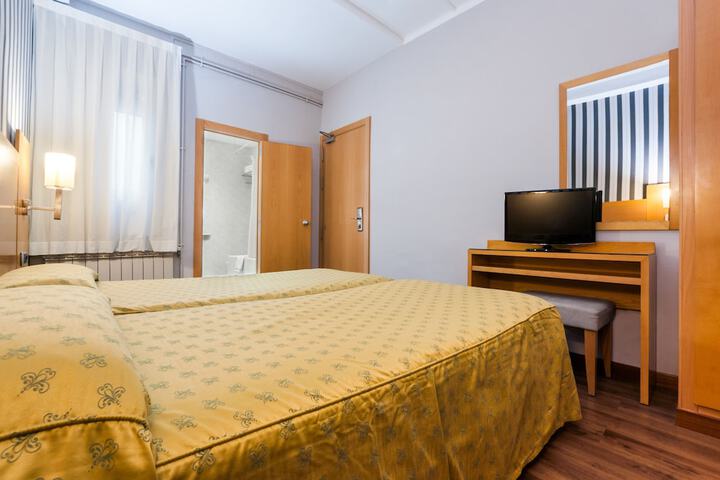 Room 8 of 73