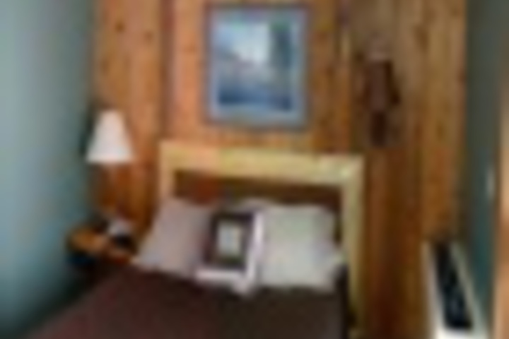 Room 219 of 348
