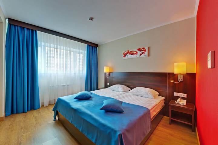 Room 10 of 68