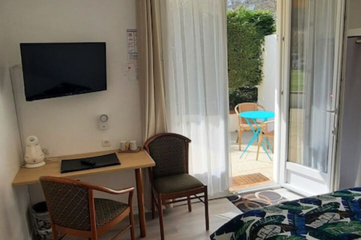 Room 15 of 74