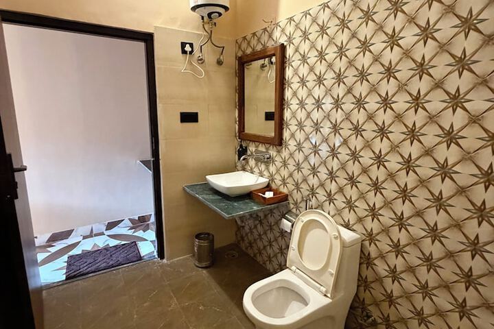 Room 12 of 81