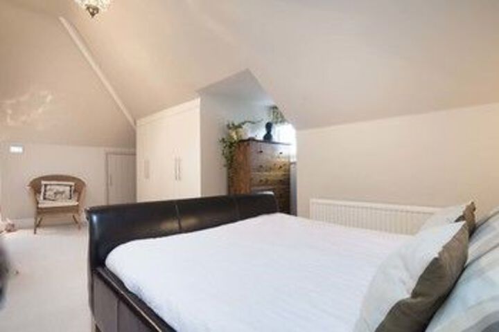 Room 10 of 26