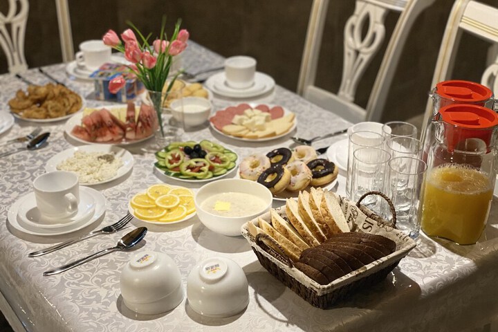 Dining 14 of 18
