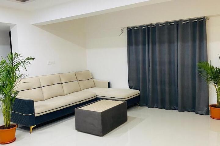 Room 9 of 13