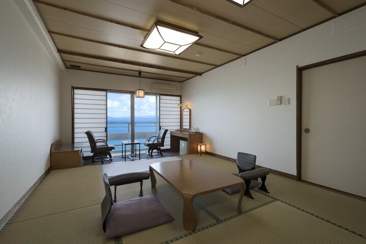 Room 6 of 60