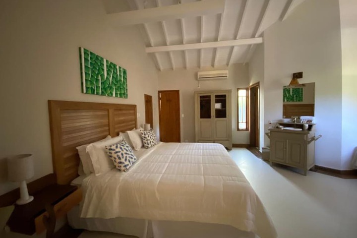 Room 7 of 80