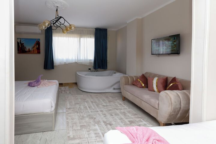 Room 3 of 34