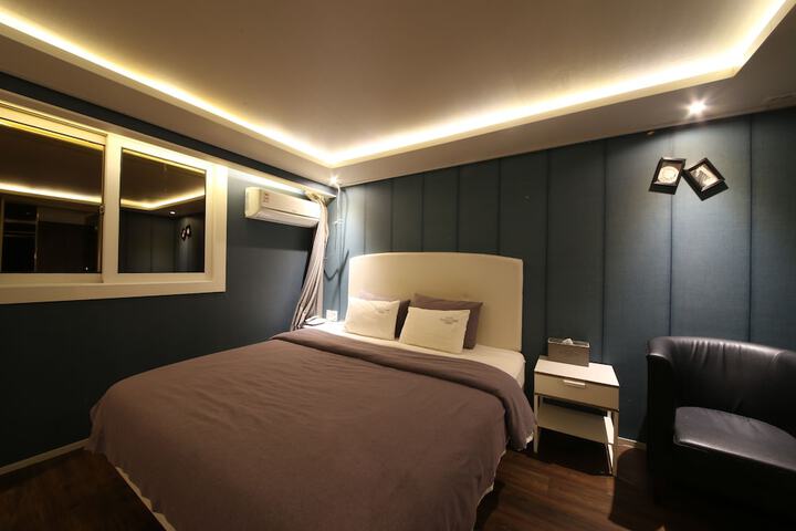 Room 8 of 45