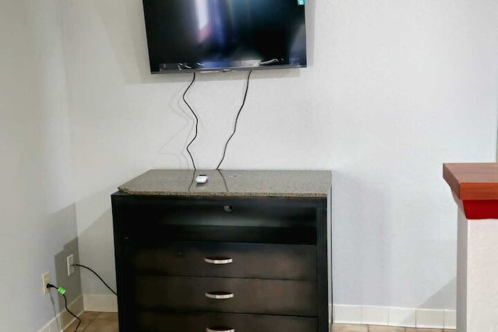 Standard Room, King or Two Doubles (2 of 3)