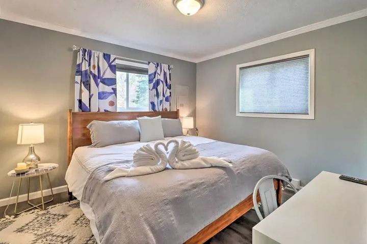 Room 2 of 4
