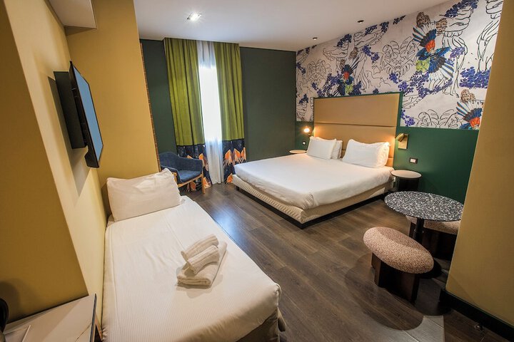 Room 40 of 136
