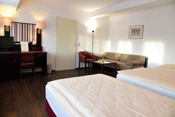Room 21 of 49