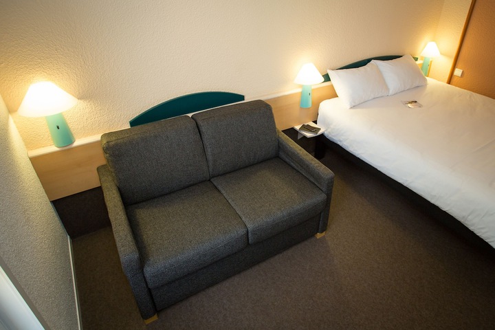 Room 3 of 62