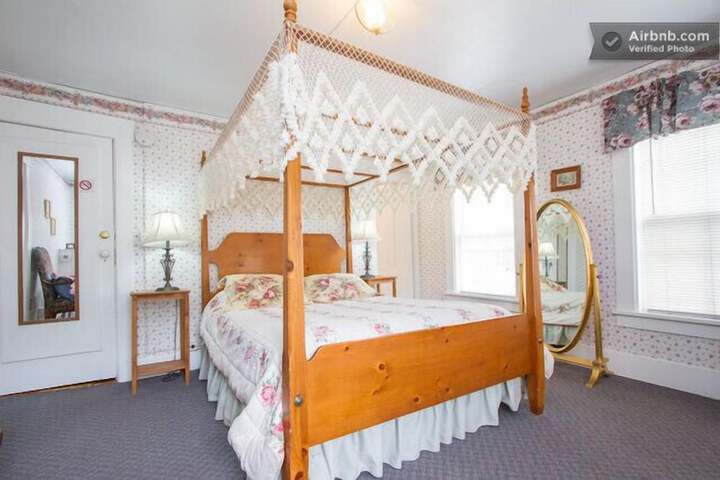 Room 103 of 165