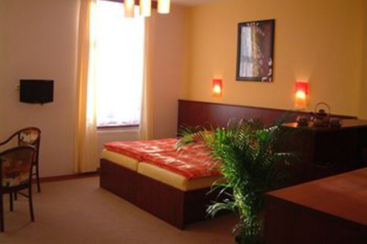 Room 19 of 44